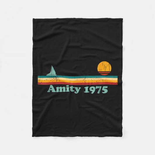 Amity 1975 Retro Sailboat And Sunset Design Idea Fleecedecke (Vorderseite)