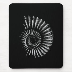 Ammonite White auf Black Mousepad