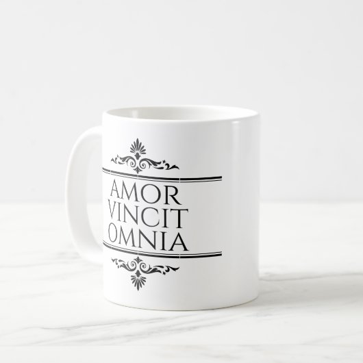 Amor Vincit Omnia Kaffeetasse (Vorderseite Links)