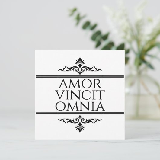 Amor Vincit Omnia - Liebe erobert alle Einladung (Stehend Vorderseite)
