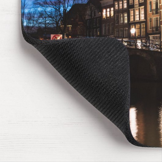 Amsterdam-Kanalhäuser nachts Mousepad (Ecke)