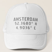 Amsterdam Latitude Longitude Truckerkappe (Vorderseite)