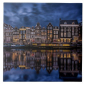 Amsterdam mit Kanälen in Dusk Fliese (Vorderseite)