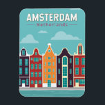 Amsterdam Niederlande Reisen Vintag Magnet<br><div class="desc">Amsterdam Retro Vektor Reise Design in einem Emblem Stil. Es ist bekannt für sein künstlerisches Erbe,  das aufwändige Kanalsystem und die engen Häuser mit gegabelten Fassaden,  die Hinterlassenschaften des Goldenen Zeitalters aus dem 17. Jahrhundert.</div>
