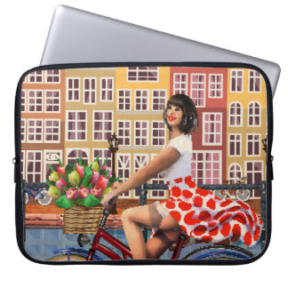 Amsterdam Poster: Button-Up Girl Cycling. Laptopschutzhülle