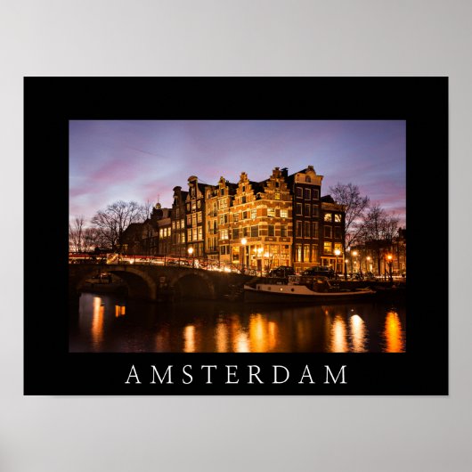 Amsterdamer Kanalhäuser am dunklen schwarzen Poste Poster (Vorne)