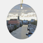 Amsterdamkanal und -windmühle mit untergehender keramik ornament (Links)