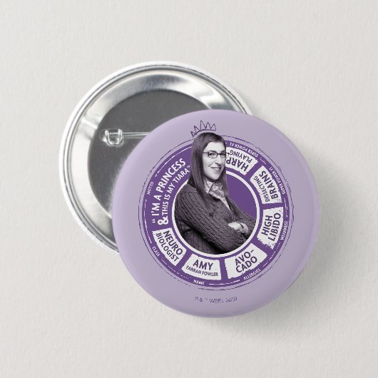 Amy Farrah Fowler Info Graphic Button (Vorne & Hinten)