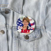 Amy Klobuchar Porträt im Rot, im Blau und im Weiß Button (Beispiel)