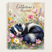 An Adorable Skunk Napping in Flowers Personalized Planer (Vorderseite)