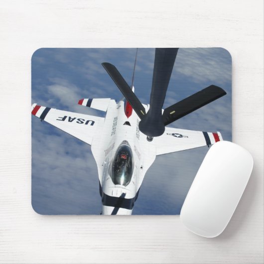 An Altus KC-135 Stratotanker Mousepad (Mit Mouse)