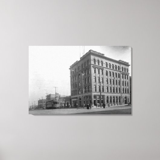 An der Ecke der Hewitt Avenue Leinwanddruck (Vorderseite)