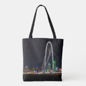 An der Margaret Hunt Hill Bridge Tasche (Rückseite)