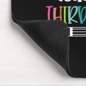 An der Schule Hallo Dritte Klasse für Kinder Junge Mousepad (Ecke)