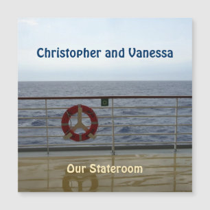 An der Türmarkierung des Bahnhofs Magnetkarte