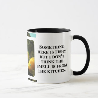 An diesem Ort ist etwas Fisch Tasse