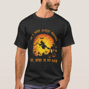 An einem dunklen Wüste, cooler Wind in meinem Haar T-Shirt