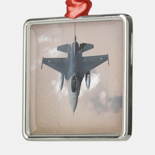 An Emirati F-16 Silbernes Ornament (Links)