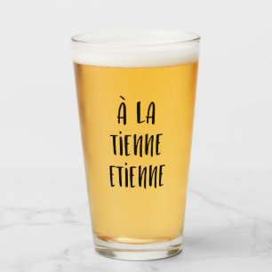 An hält Etienne Glas