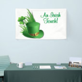 An Irish Touch Leprechaun Clove Hat in Grass Banner (Messeveranstaltung)