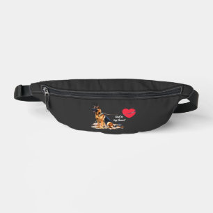 An mein Herz gebundener Deutscher Schäferhund Bauchtasche