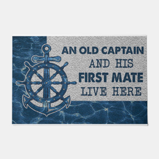 An Old Captain And His First Mate Live Here Fußmatte
