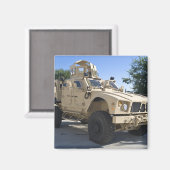 An Oshkosh M-ATV Magnet (Vorderseite/Rückseite)