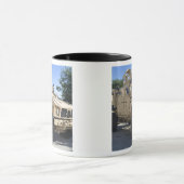 An Oshkosh M-ATV Tasse (Zentrum)