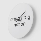 Analog Nation Audio Grau Quarzsäulenuhr Große Wanduhr (Winkel)