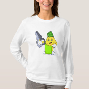 Ananas als Friseur mit Scheren & Razor T-Shirt