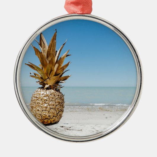 Ananas am Strand Silbernes Ornament (Vorne)