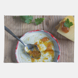 Ananas-Ananas-Kutney auf rustikalem Holz Küchentuch