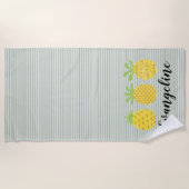 Ananas-Aquarelltrio mit grünem Pinstreifen Strandtuch (Vorderseite)