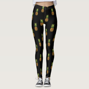 Ananas auf schwarzen Leggings