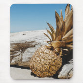 Ananas aus Gold am Strand Mousepad (Vorne)