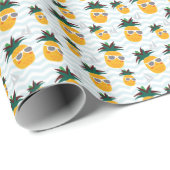 Ananas, Boot: niedliches Ozeanmuster. Geschenkpapier (Rolleneckpunkt)