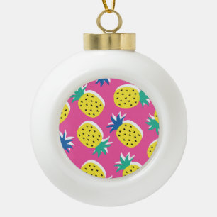 Ananas Crazy Colors: Childish Pop-Art. Keramik Kugel-Ornament