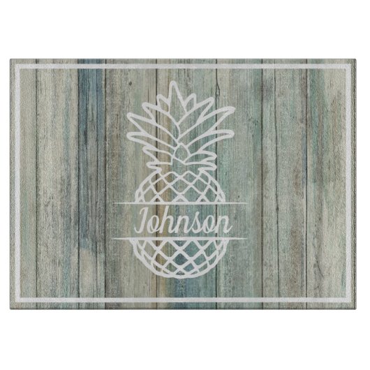 Ananas Familienname am rustikalen Strand der Holzk Schneidebrett (Vorderseite)