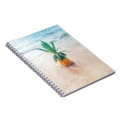 Ananas-Früchte am Strand am Morgen Notizblock (Rechte Seite)