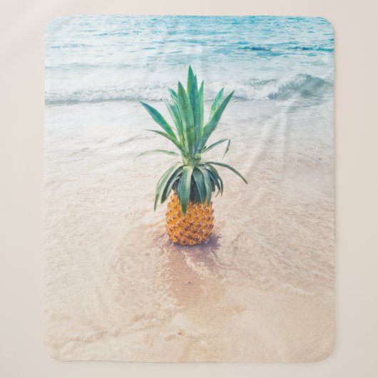 Ananas-Früchte am Strand am Morgen Sherpadecke (Vorderseite)