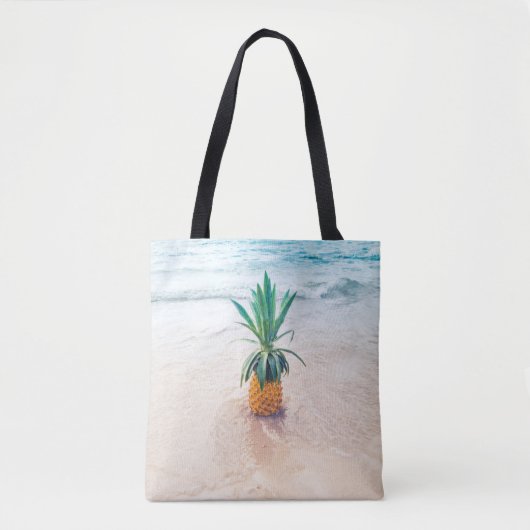 Ananas-Früchte am Strand am Morgen Tasche (Vorderseite)