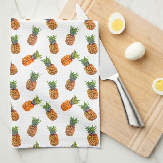 Ananas-Früchte auf Weiß Geschirrtuch (Viertel Falte)