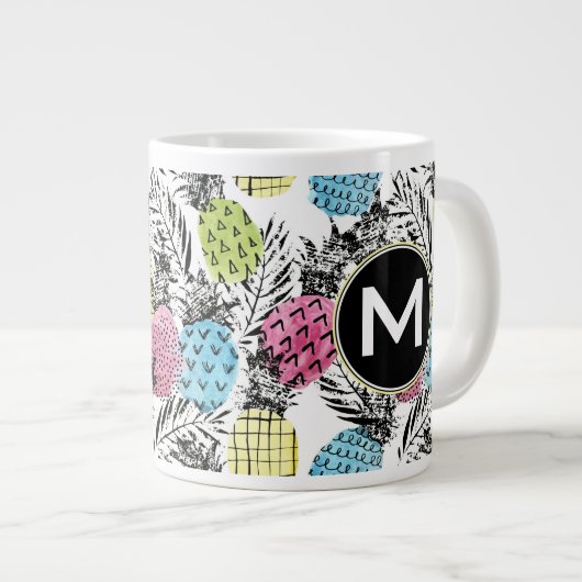 Ananas Grunge Palms| Monogramm Jumbo-Tasse (Vorderseite Rechts)