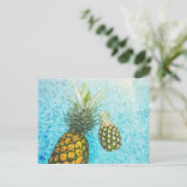 Ananas im Schwimmbad Postkarte (Stehend Vorderseite)
