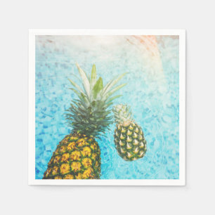 Ananas im Swimmingpool Serviette