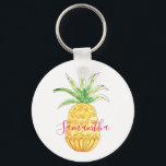 Ananas-Individuelle Name Schlüsselanhänger<br><div class="desc">Diese niedliche und gürtelige Schlüsselkette ist mit einer gelben Ananas in Aquarellfarbe und einem Namen in rosa Typografie dekoriert. Sie können ihn anpassen,  indem Sie den Namen ändern oder ihn zu einem Monogramm machen. Original Wasserfarbe © Michele Davies.</div>