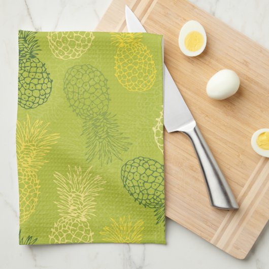 Ananas-Kontur-Muster auf Grün Handtuch (Viertel Falte)