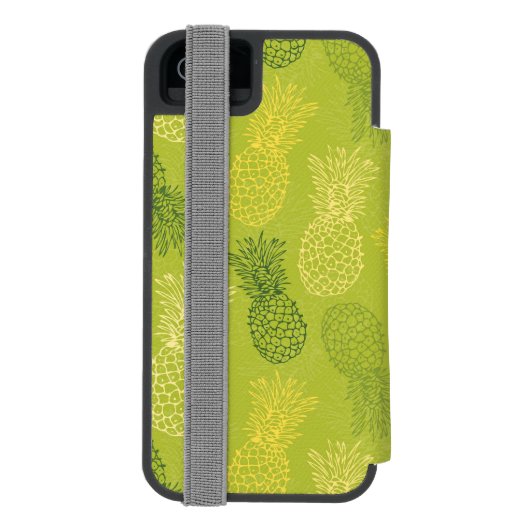 Ananas-Kontur-Muster auf Grün Incipio iPhone Geldbeutel-Hülle (Folio Rückseite)