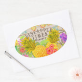 Ananas mit Blumen Ovaler Aufkleber (Umschlag)