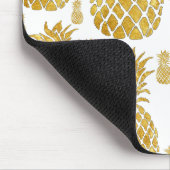 Ananas mit Goldblättern Mousepad (Ecke)